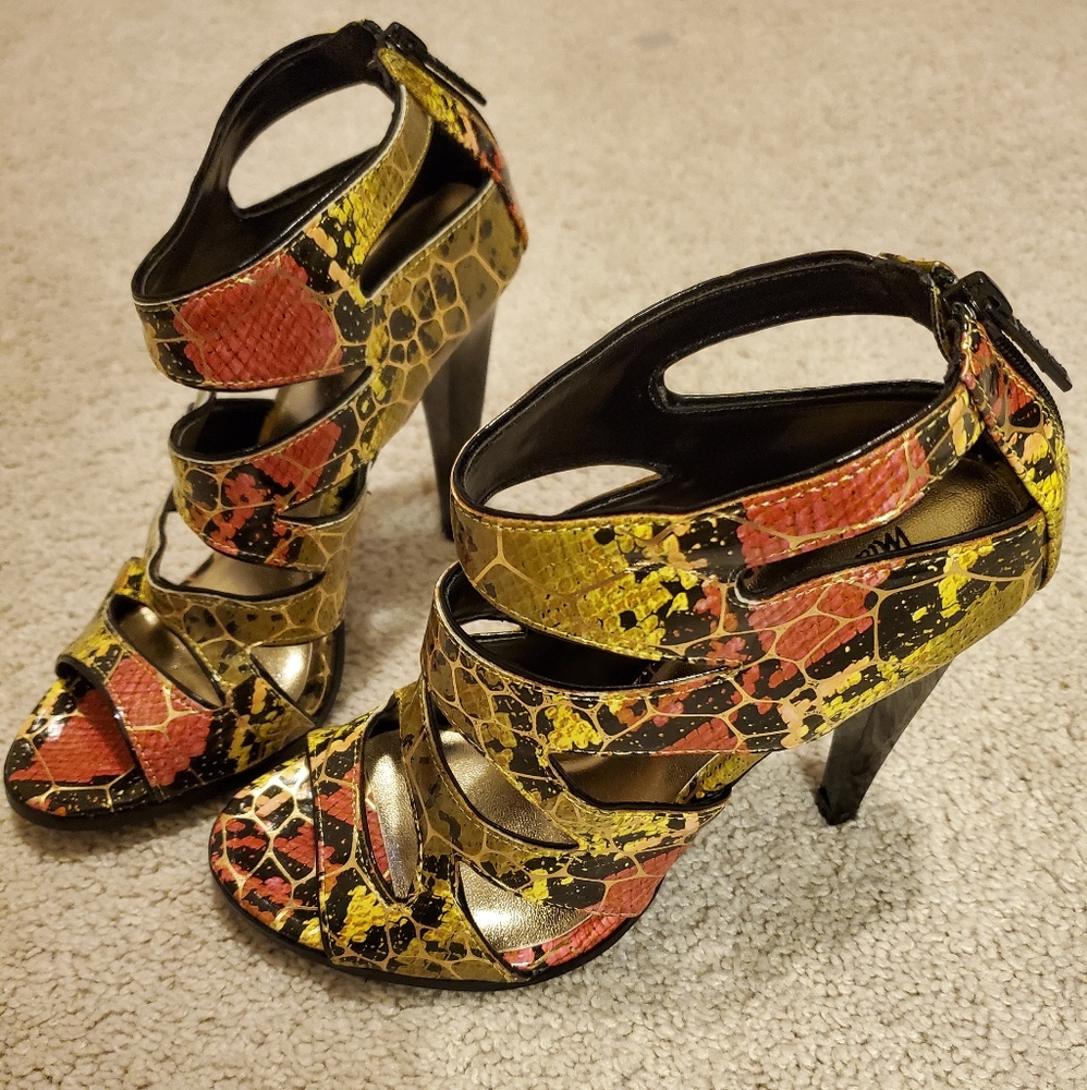 Snake Pattern Heels - Picture 1 of 6